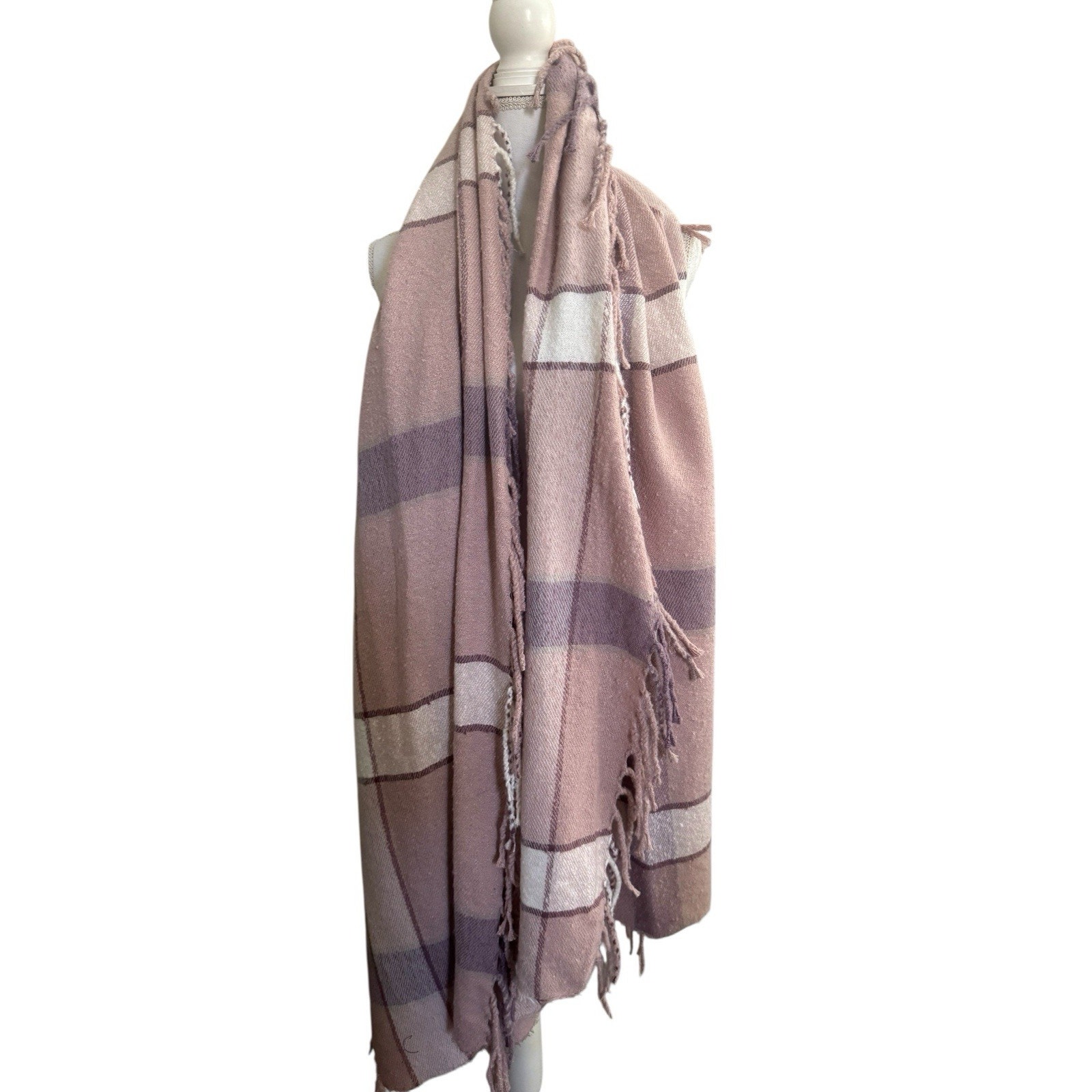 Free People Blanket Scarf Oversized Mauve Plaid Tassels Nubby Material 5243
